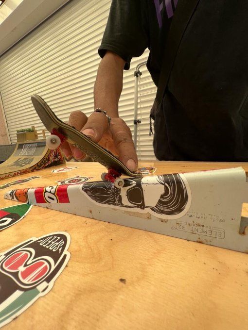 Matheo - finger skateur à Marseille
